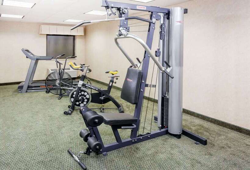 ホテル Baymont By Wyndham Elkhart