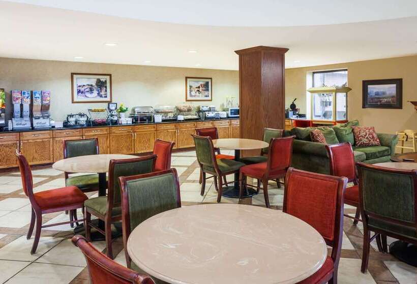 ホテル Baymont By Wyndham Elkhart