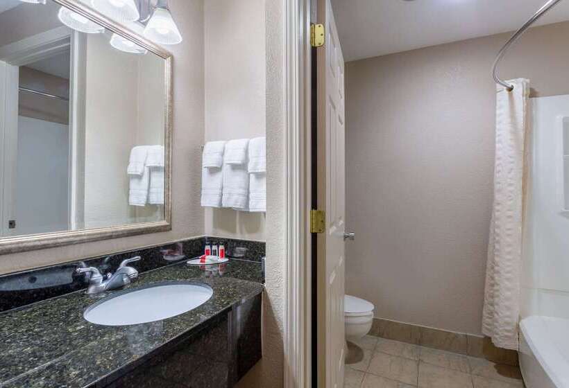 ホテル Baymont By Wyndham Elkhart