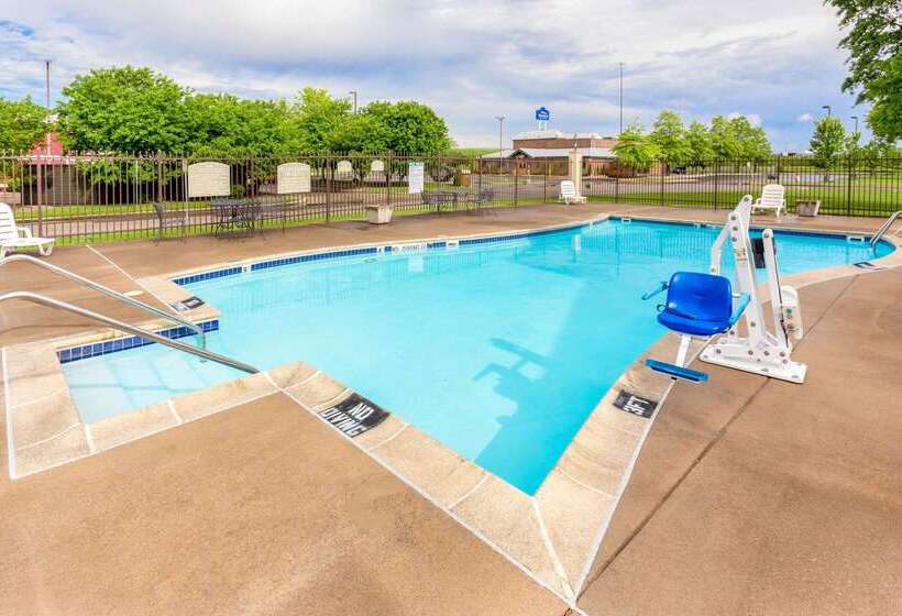 ホテル Baymont By Wyndham Elkhart