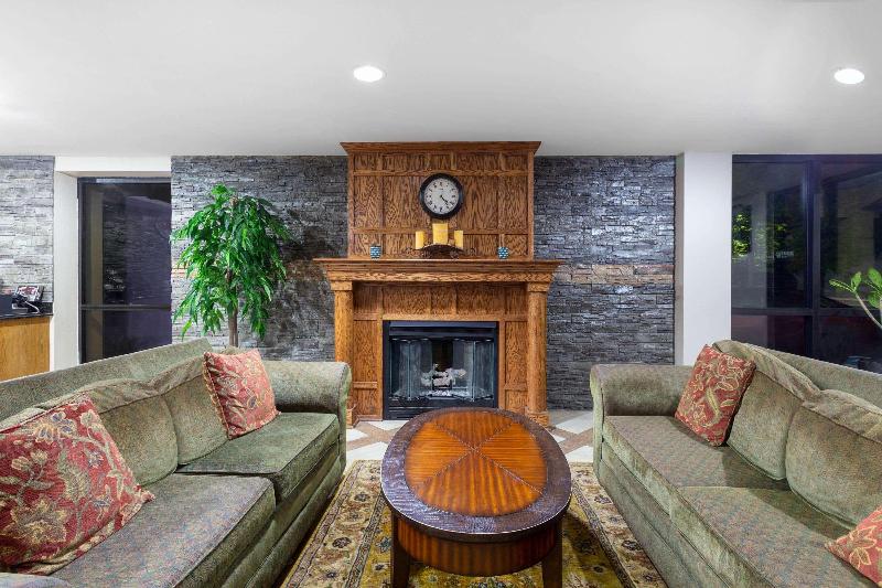 ホテル Baymont By Wyndham Elkhart