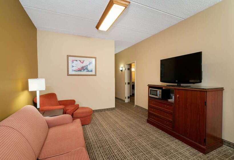 ホテル Baymont By Wyndham Knoxville/cedar Bluff