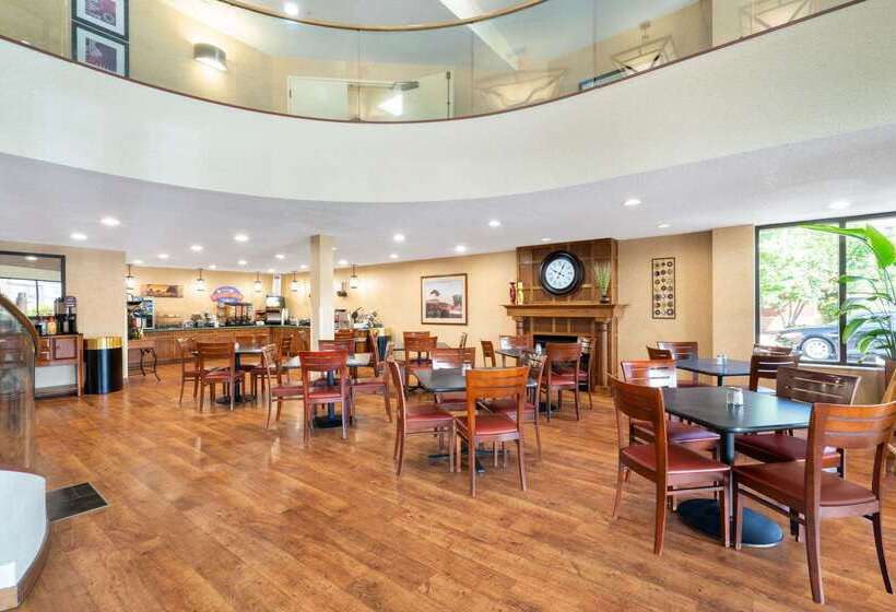 ホテル Baymont By Wyndham Knoxville/cedar Bluff