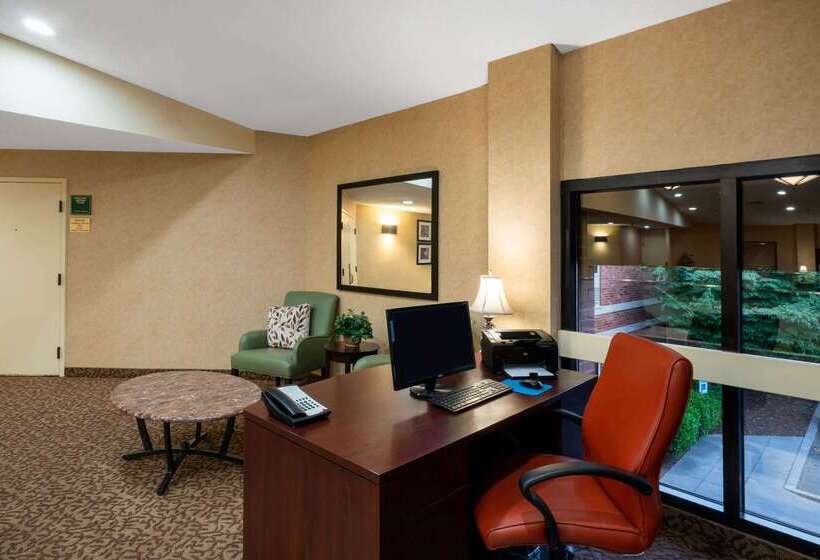 ホテル Baymont By Wyndham Knoxville/cedar Bluff