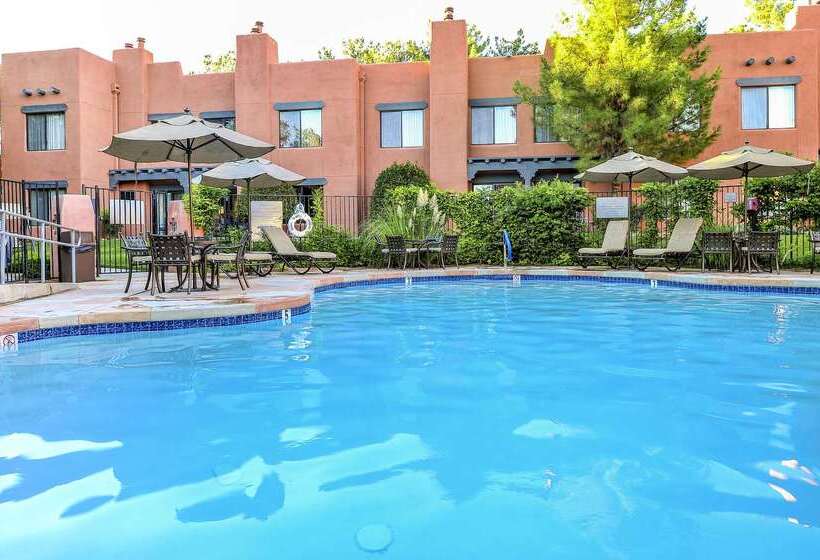 هتل Bell Rock Inn