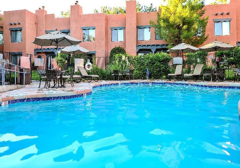 هتل Bell Rock Inn