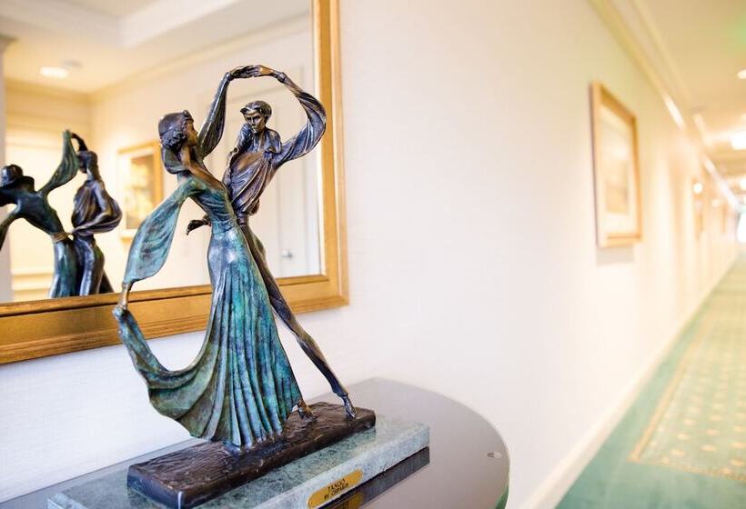 בית מלון כפרי Bell Tower