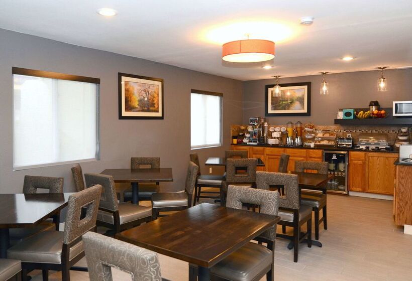 فندق Surestay By Best Western Kansas City Country Inn North