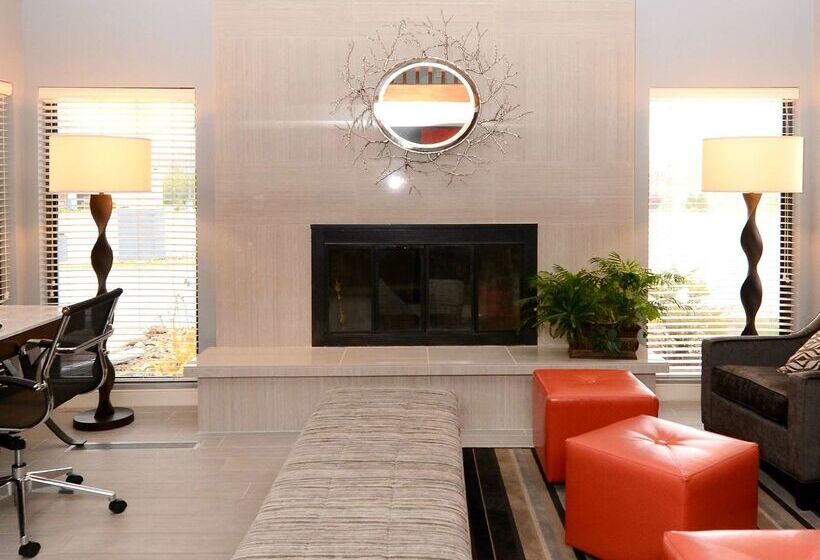 فندق Surestay By Best Western Kansas City Country Inn North