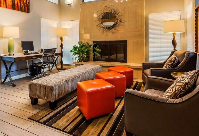 فندق Surestay By Best Western Kansas City Country Inn North