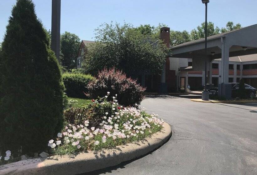 فندق Surestay By Best Western Kansas City Country Inn North