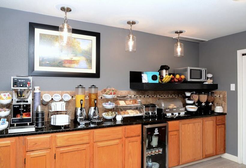 فندق Surestay By Best Western Kansas City Country Inn North