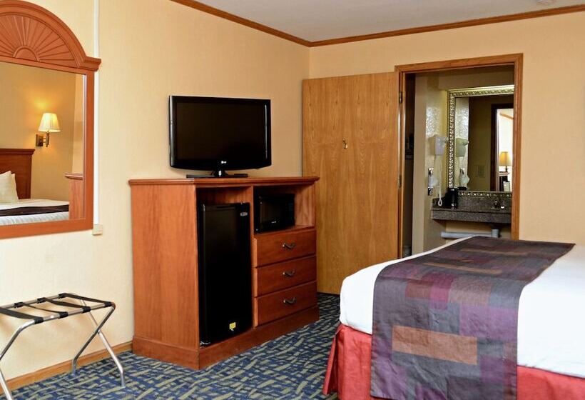 فندق Surestay By Best Western Kansas City Country Inn North