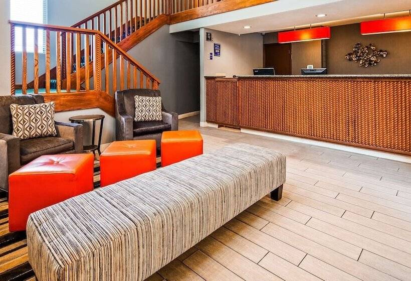 فندق Surestay By Best Western Kansas City Country Inn North