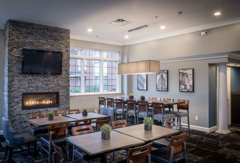 호텔 Best Western Plus Franklin Square Inn