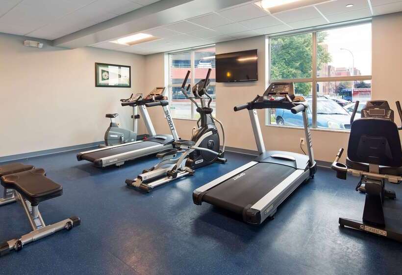 호텔 Best Western Plus Franklin Square Inn