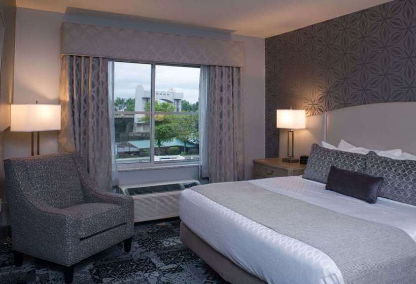 호텔 Best Western Plus Franklin Square Inn