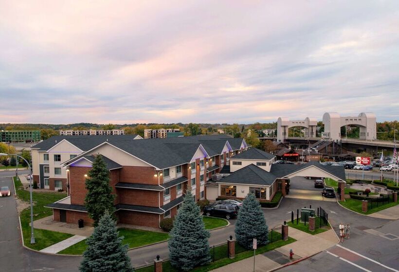 호텔 Best Western Plus Franklin Square Inn