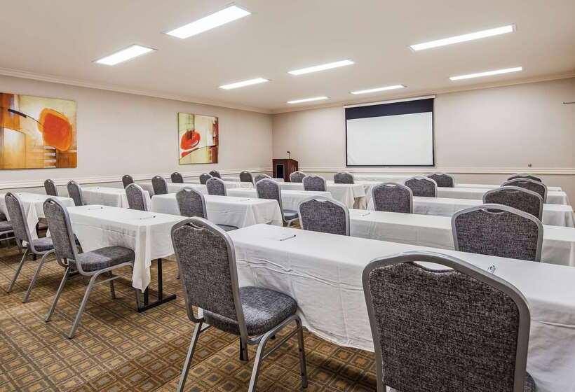 فندق Best Western Plus Orange County Airport North