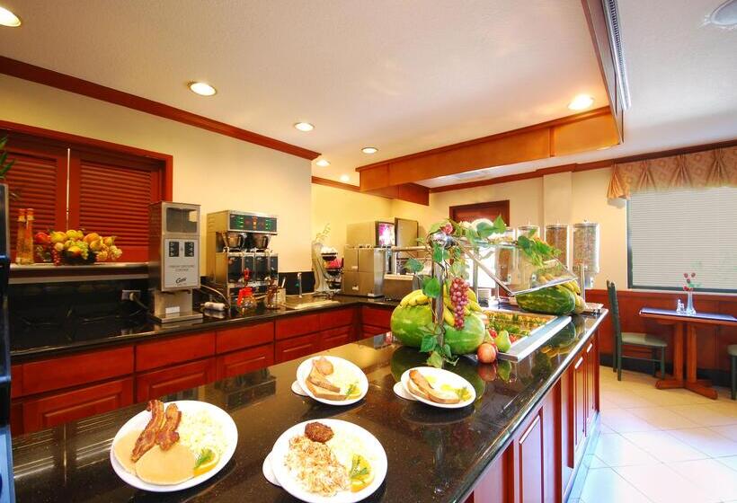 فندق Best Western Plus Orange County Airport North