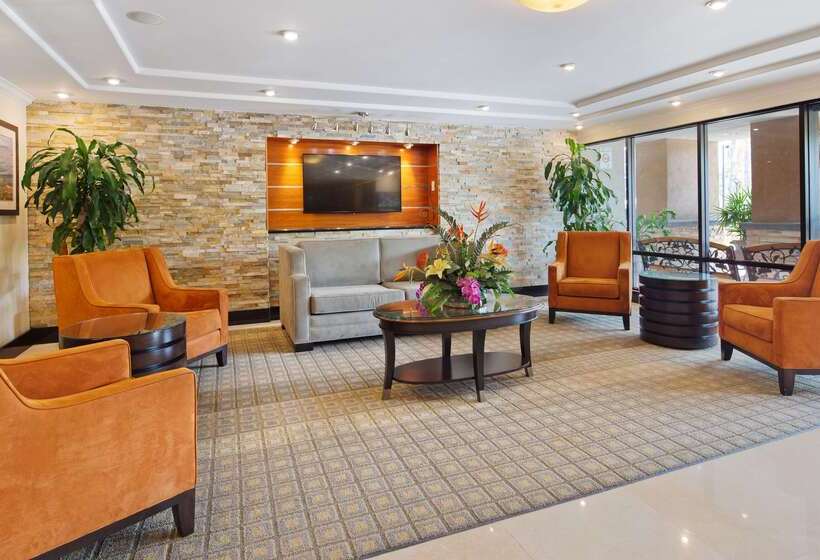 فندق Best Western Plus Orange County Airport North