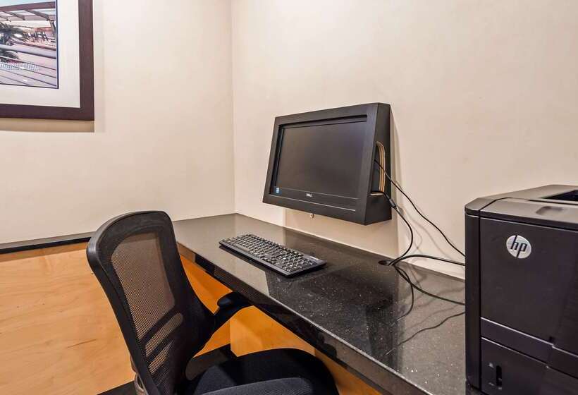 فندق Best Western Plus Orange County Airport North