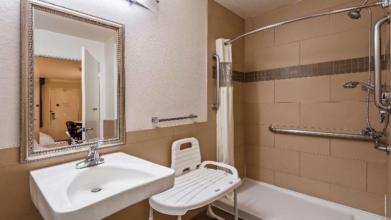 فندق Best Western Plus Orange County Airport North