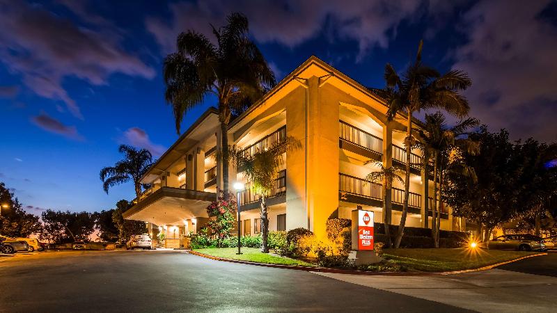 فندق Best Western Plus Orange County Airport North