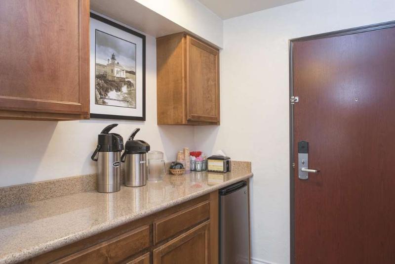 هتل Best Western Plus Parkway Inn
