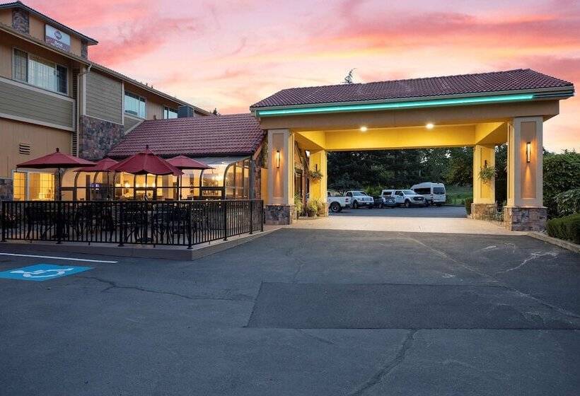 هتل Best Western Plus Parkway Inn