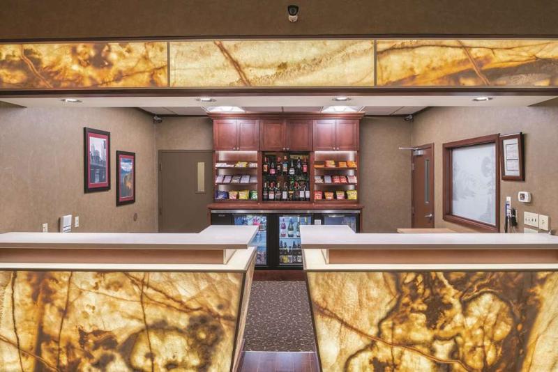 هتل Best Western Plus Parkway Inn