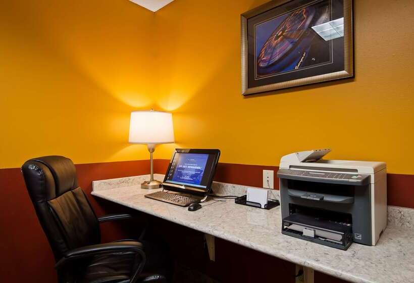 Отель Best Western The Inn At The Fairgrounds