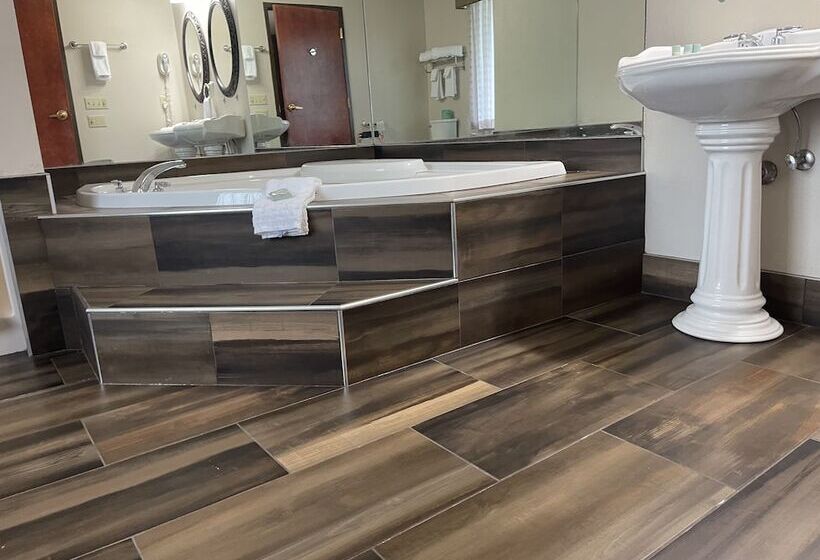 Отель Best Western The Inn At The Fairgrounds