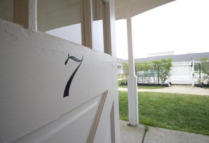 בית מלון כפרי Capri Southampton