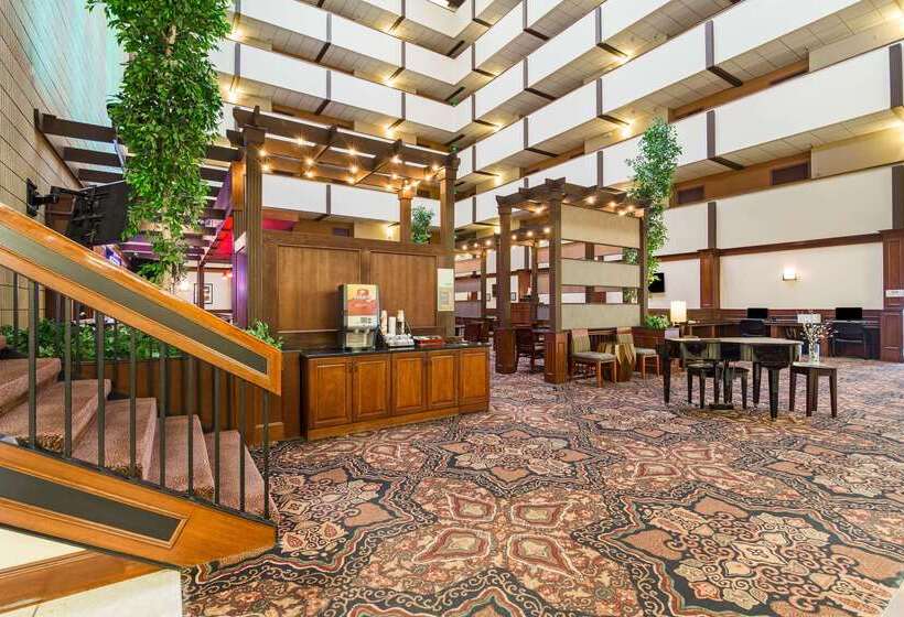 Clarion Hotel Convention Center