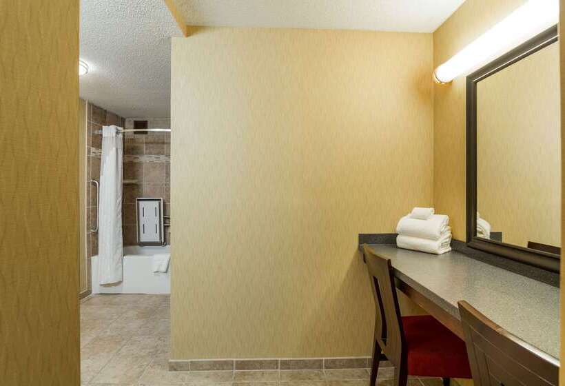 Clarion Hotel Convention Center