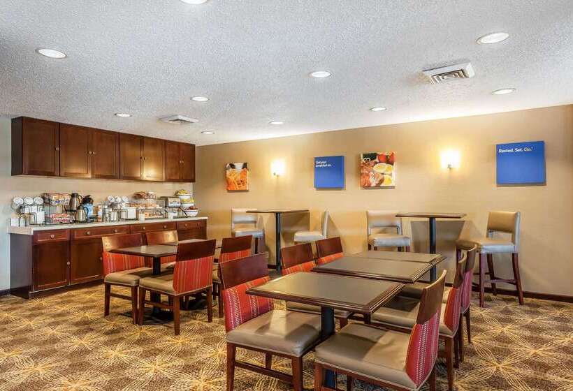 ホテル Comfort Inn  Hall Of Fame