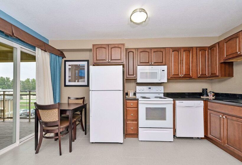 ホテル Comfort Inn & Suites Springfield I55