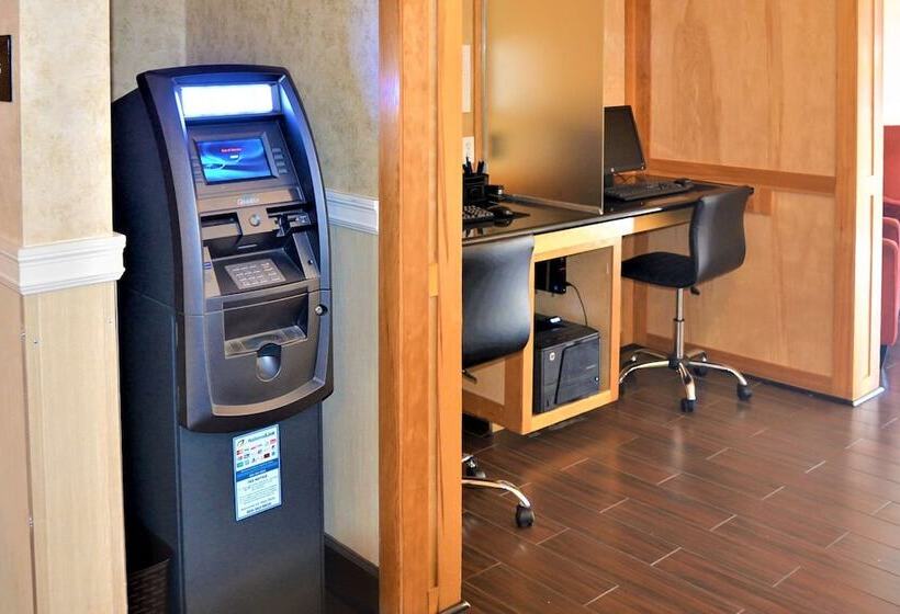 ホテル Comfort Inn & Suites Vancouver Downtown City Center