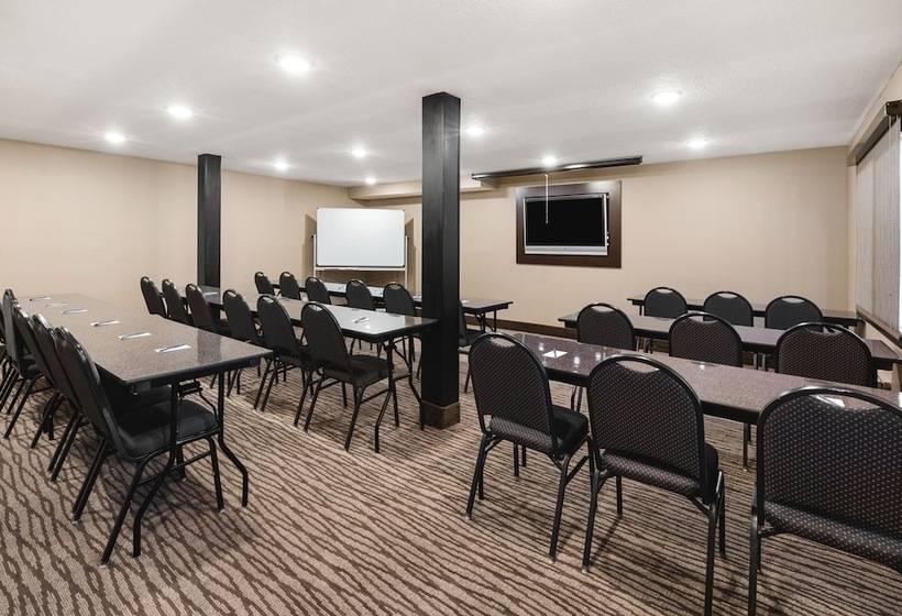 ホテル Comfort Inn & Suites Vancouver Downtown City Center