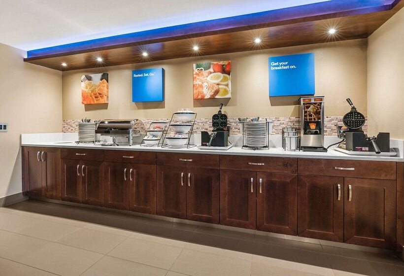 ホテル Comfort Inn & Suites Vancouver Downtown City Center