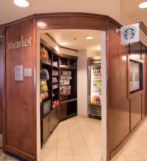 Отель Courtyard By Marriott Canton