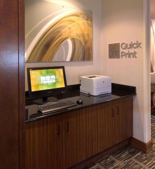 Отель Courtyard By Marriott Canton