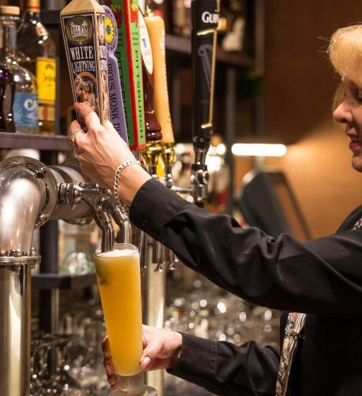 Crowne Plaza Hotel And Suites Pittsburgh South, An Ihg