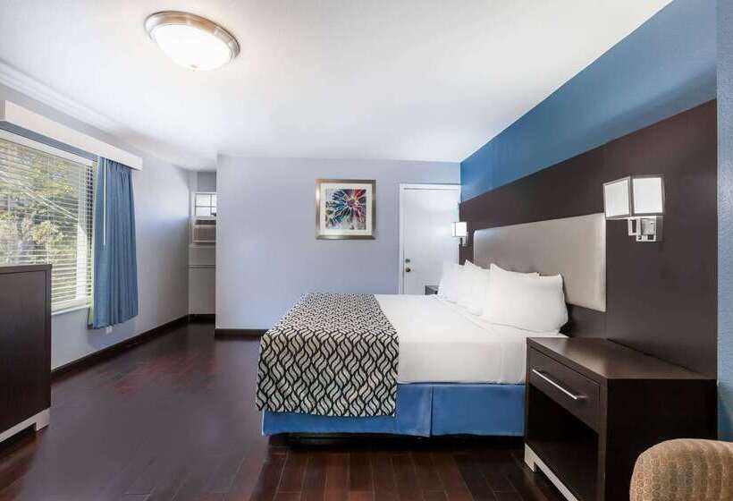 Отель Days Inn By Wyndham Austin/university/downtown