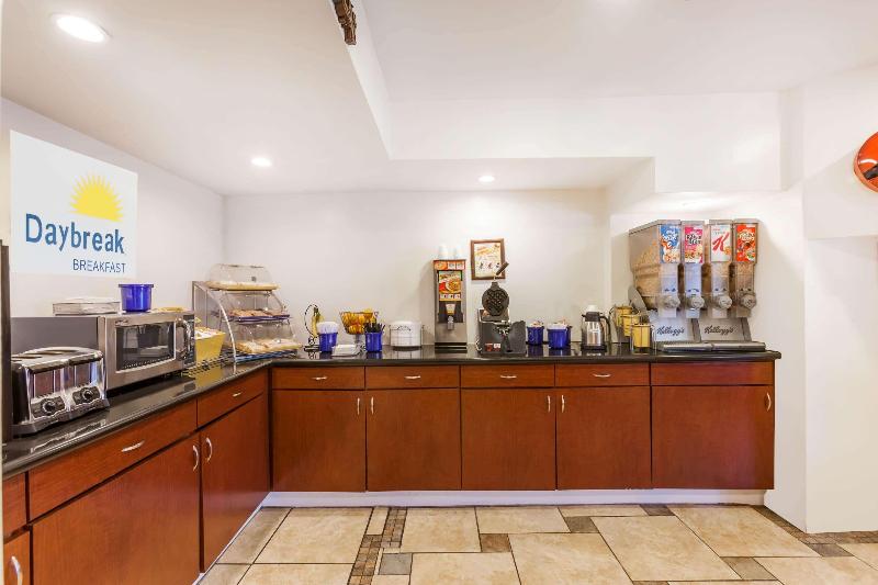 Отель Days Inn By Wyndham Austin/university/downtown