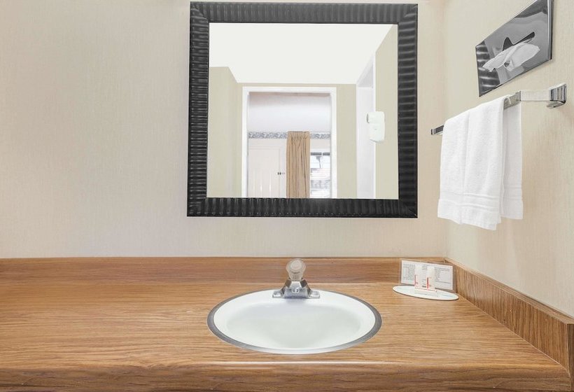 ホテル Days Inn By Wyndham Fresno Central