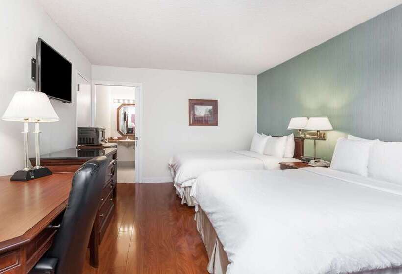 בית מלון כפרי Days Inn & Suites By Wyndham Sunnyvale