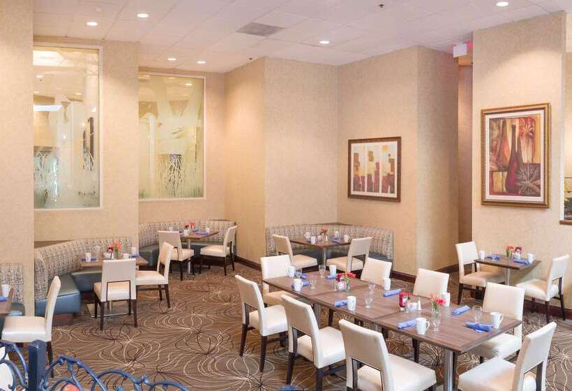 فندق Doubletree By Hilton  Boston  Milford