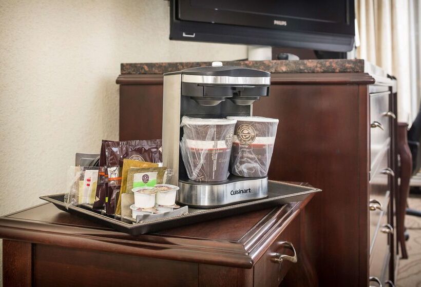 فندق Doubletree By Hilton  Boston  Milford